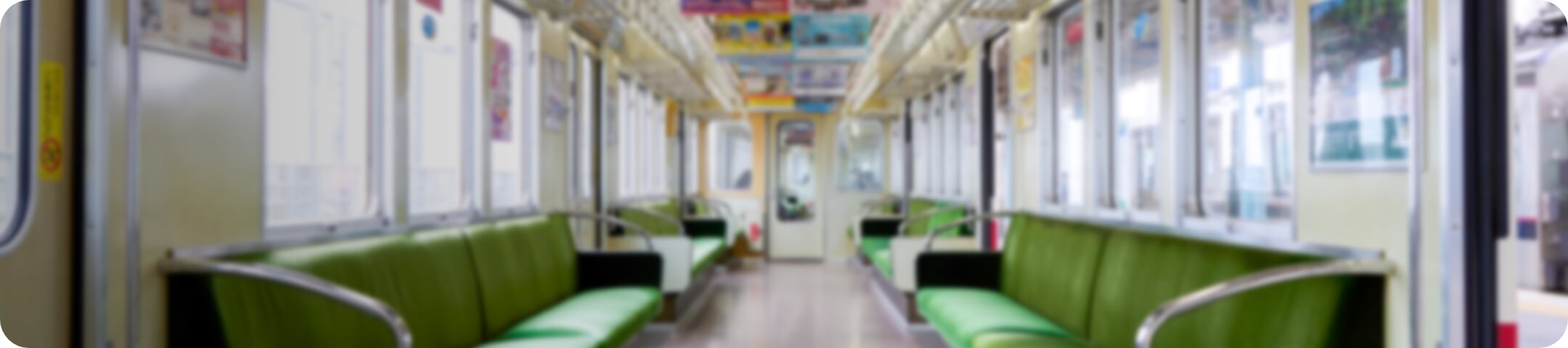 車内メディア – ドア横額面画像
